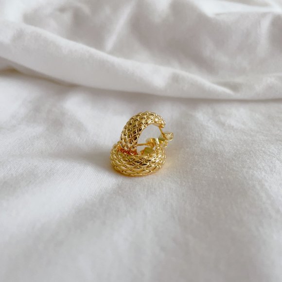 Hoops earrings NEW gold chunky hoops - Picture 6 of 9